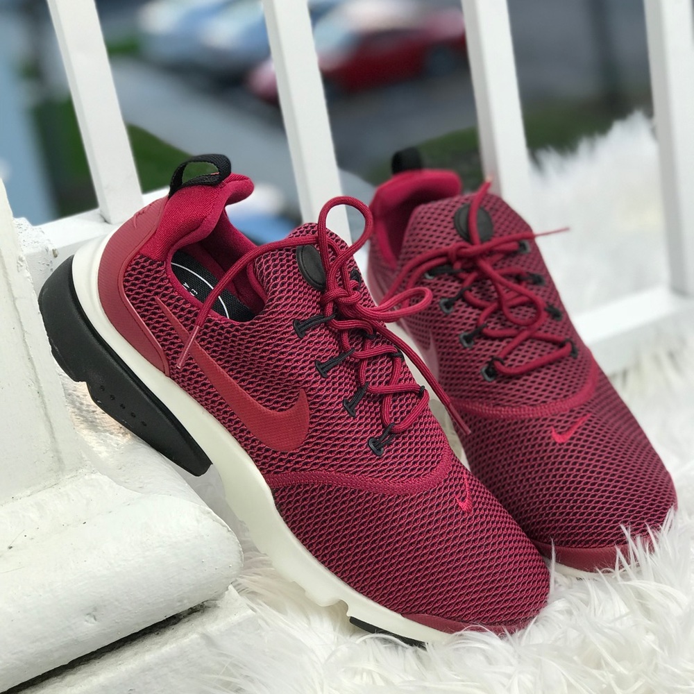 NWT Nike Air Presto Fly SE Noble Red WMNS - Picture 2 of 7